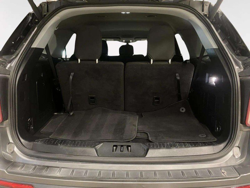 Used 2022 Ford Explorer XLT AWD/4WD image 32