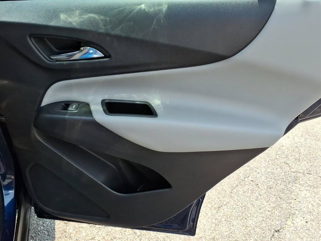 Used 2022 Chevrolet Equinox LS w/ LPO, Floor Liner Package FWD image 16