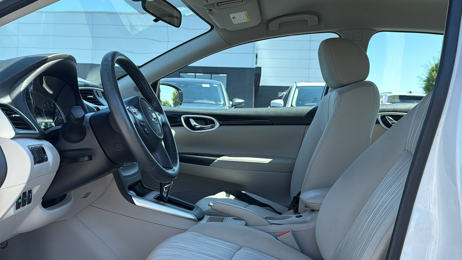 Used 2016 Nissan Sentra SV FWD image 10