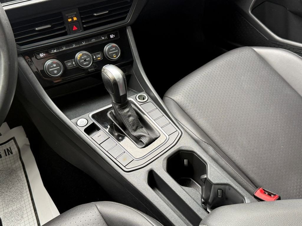 Used 2020 Volkswagen Jetta SE FWD image 18