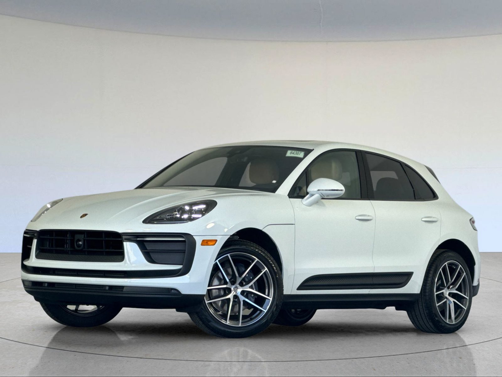 Certified 2026 Porsche Macan AWD/4WD image 1