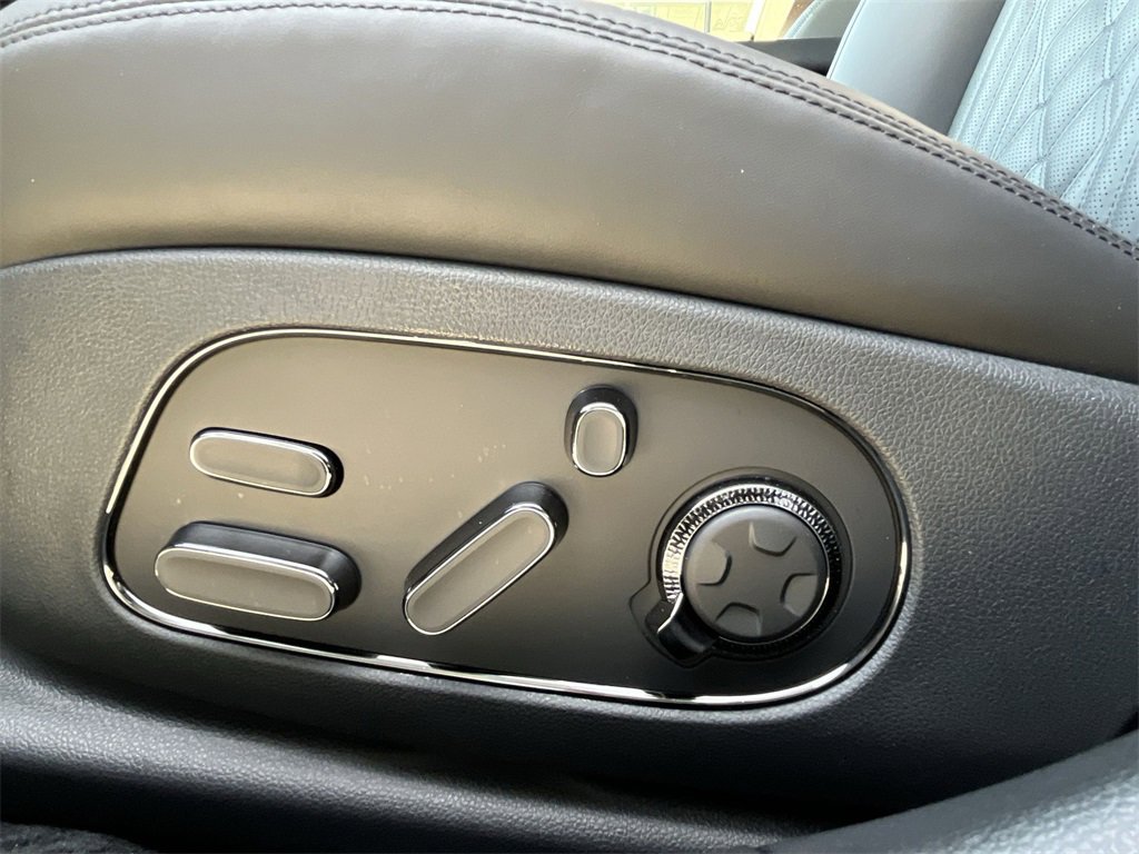 New 2026 Genesis G90 3.5T Prestige image 14