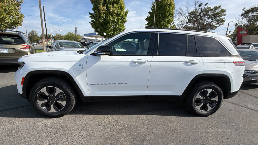 Used 2024 Jeep Grand Cherokee Limited 4xe AWD/4WD image 7