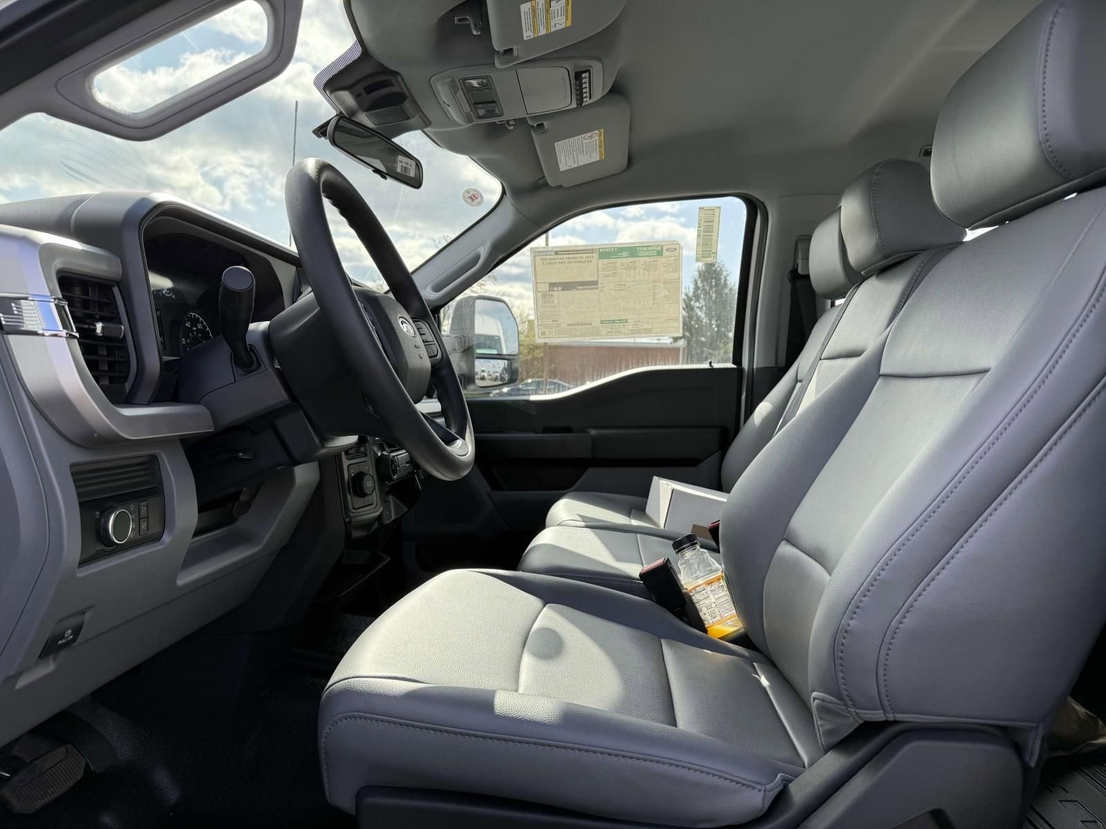 New 2025 Ford F550 4x4 Crew Cab Super Duty image 9