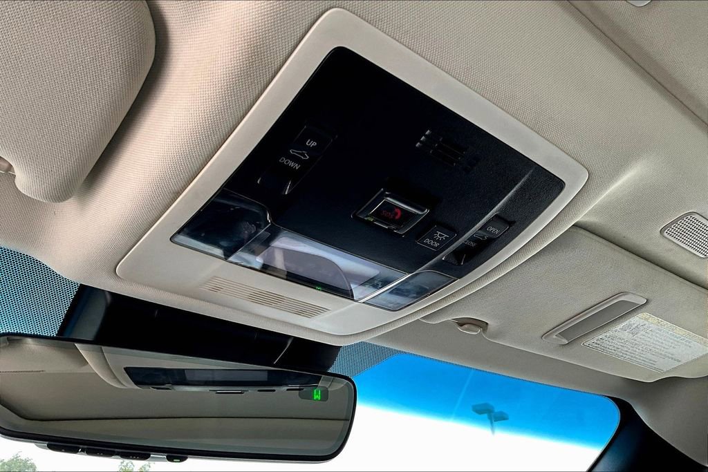 Used 2024 Lexus ES 350 w/ Premium Package image 36