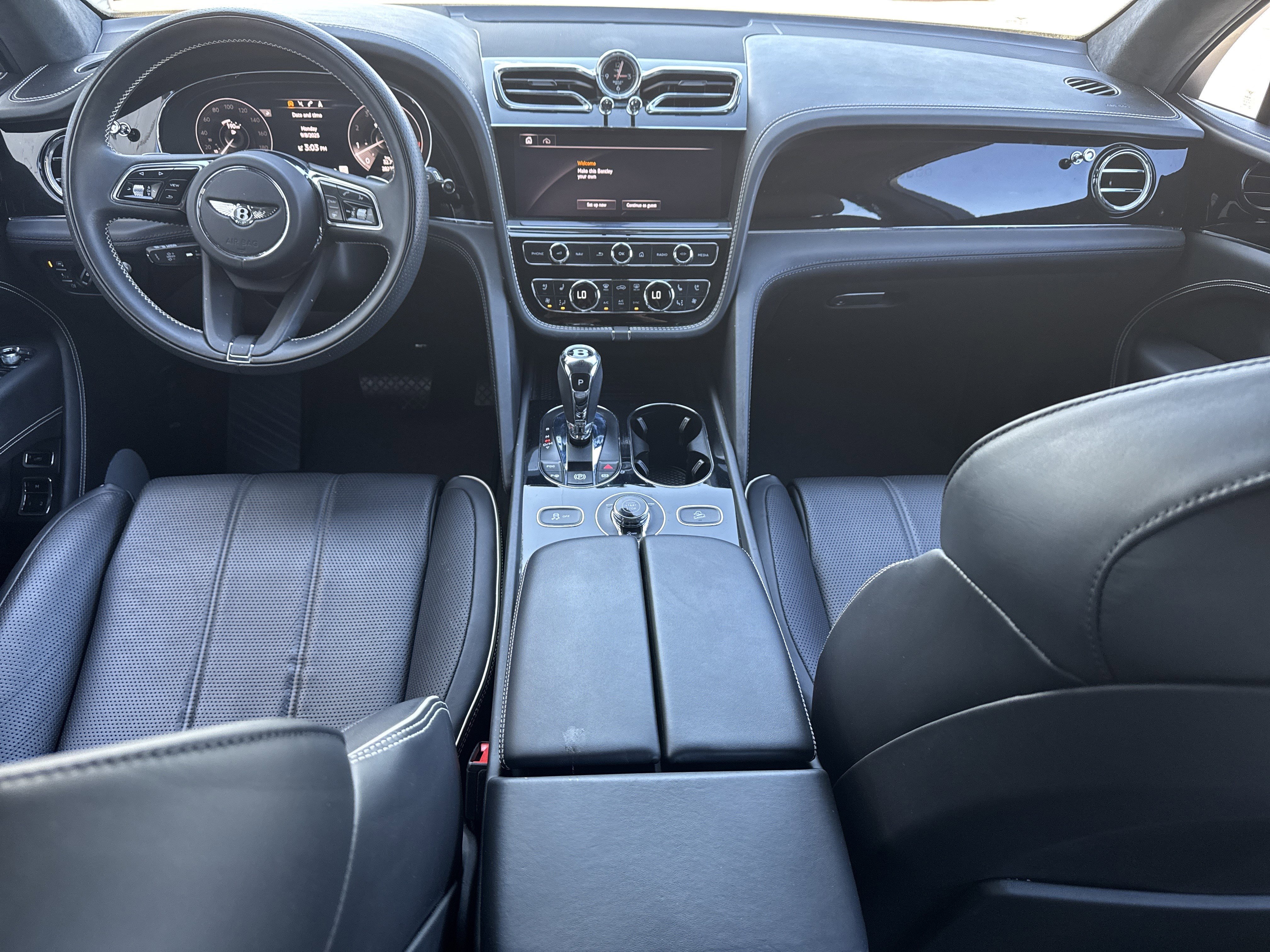 Used 2022 Bentley Bentayga image 4