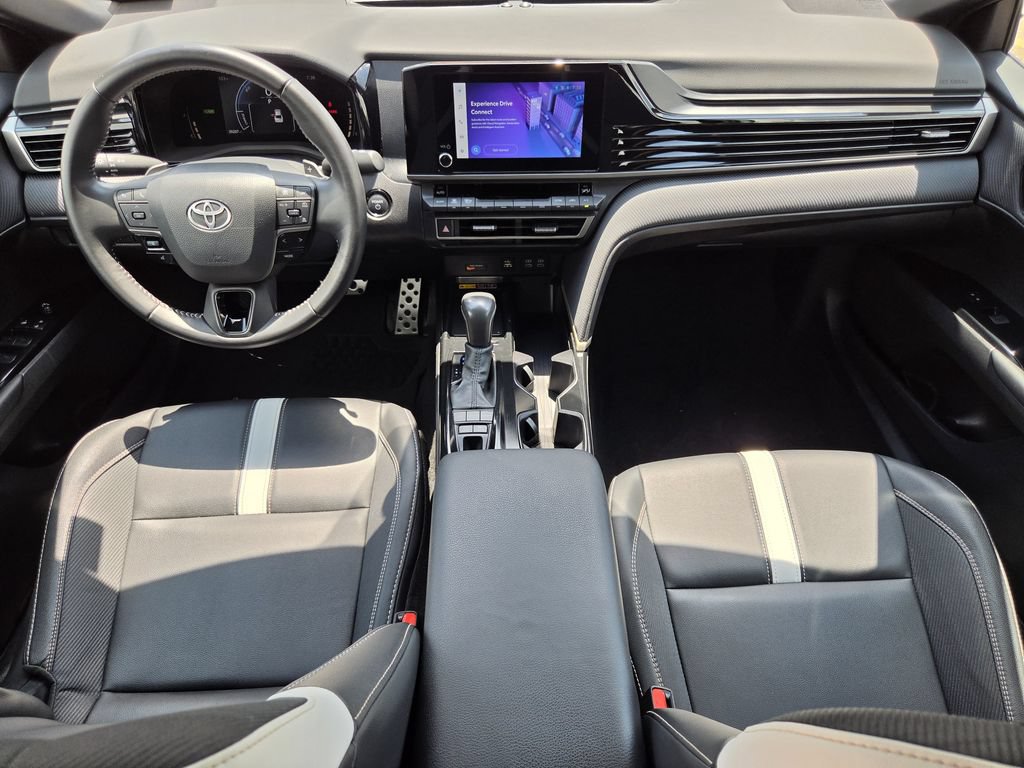 Used 2025 Toyota Camry SE FWD image 12
