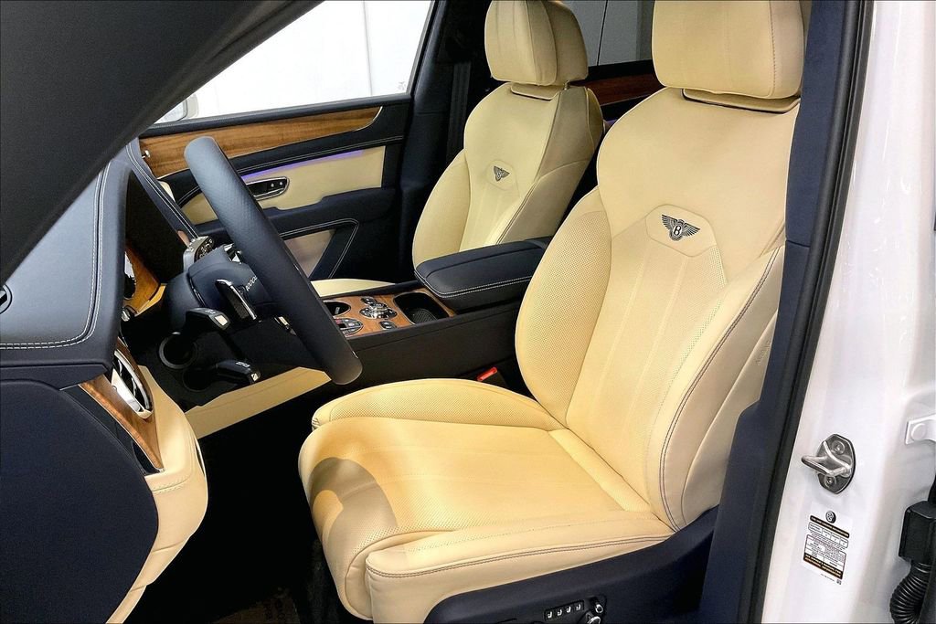 New 2026 Bentley Bentayga AWD/4WD image 8