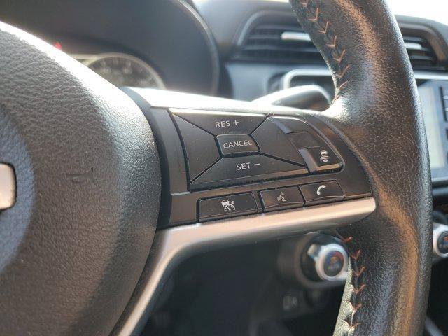 Used 2020 Nissan Versa SR w/ Convenience Package FWD image 19