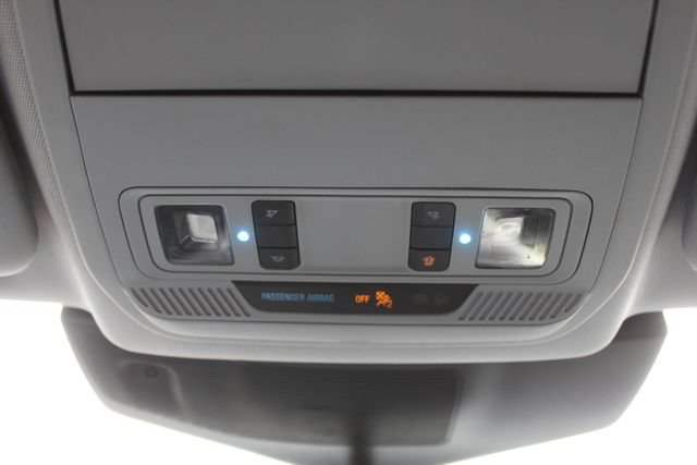Used 2020 Ford Explorer XLT w/ Equipment Group 202A RWD image 33