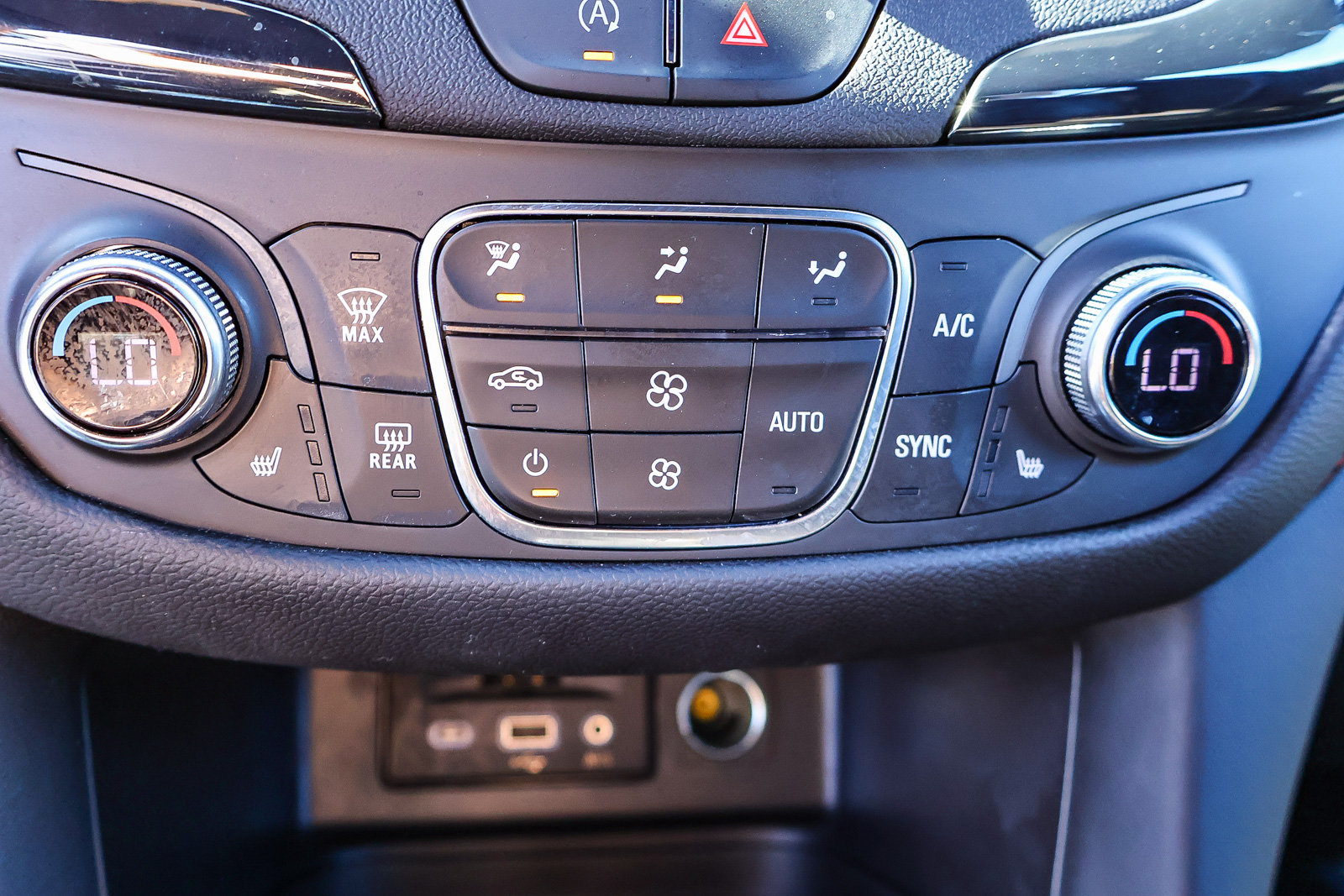 Used 2024 Chevrolet Equinox RS w/ RS Leather Package FWD image 6