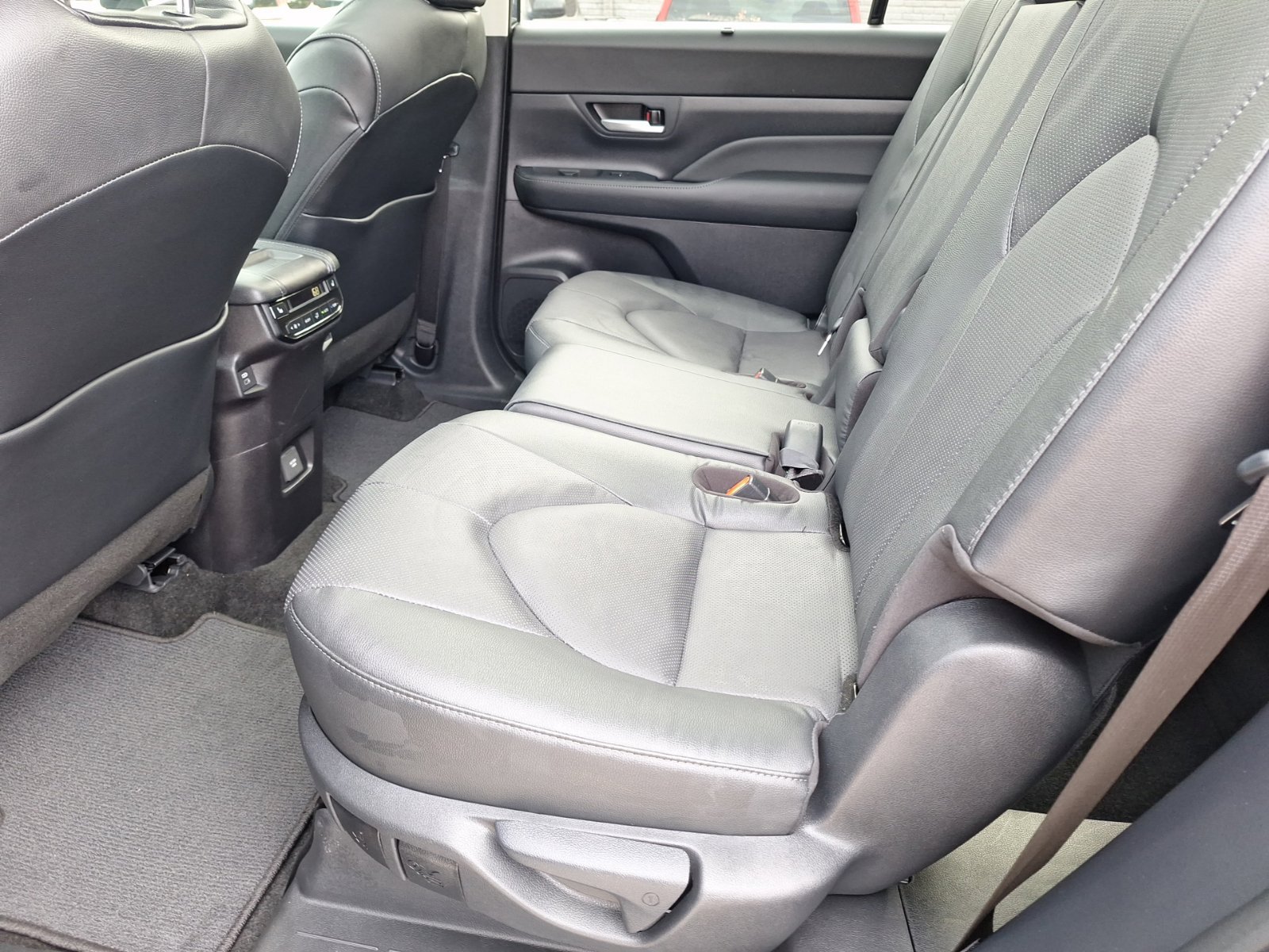 Used 2026 Toyota Grand Highlander FWD image 29