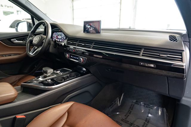Used 2019 Audi Q7 3.0T Prestige w/ Prestige Package image 33