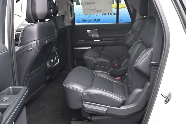 New 2027 Ford Expedition Max Platinum RWD image 10