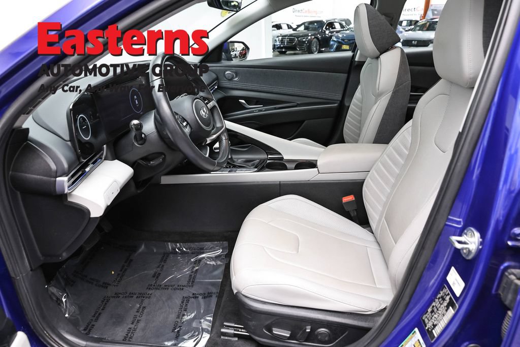 Used 2023 Hyundai Elantra Limited w/ Preferred Accessory Package FWD image 14