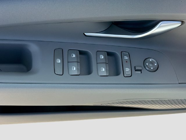New 2026 Hyundai Elantra Sport FWD image 17