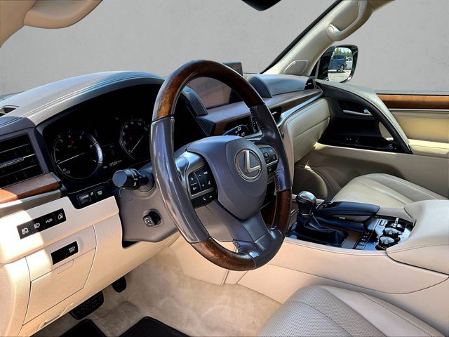 Used 2017 Lexus LX 570 4WD w/ Luxury Package image 13
