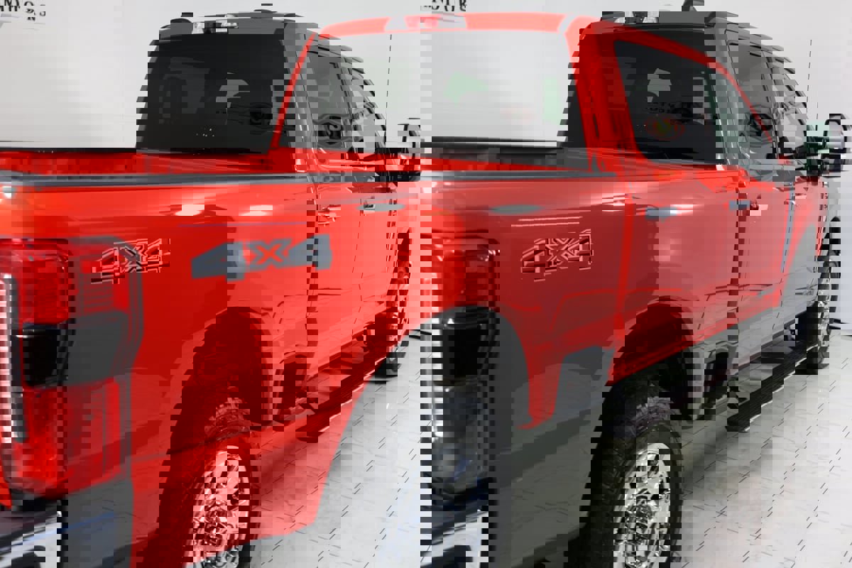 Used 2025 Ford F350 Lariat w/ Chrome Package image 45