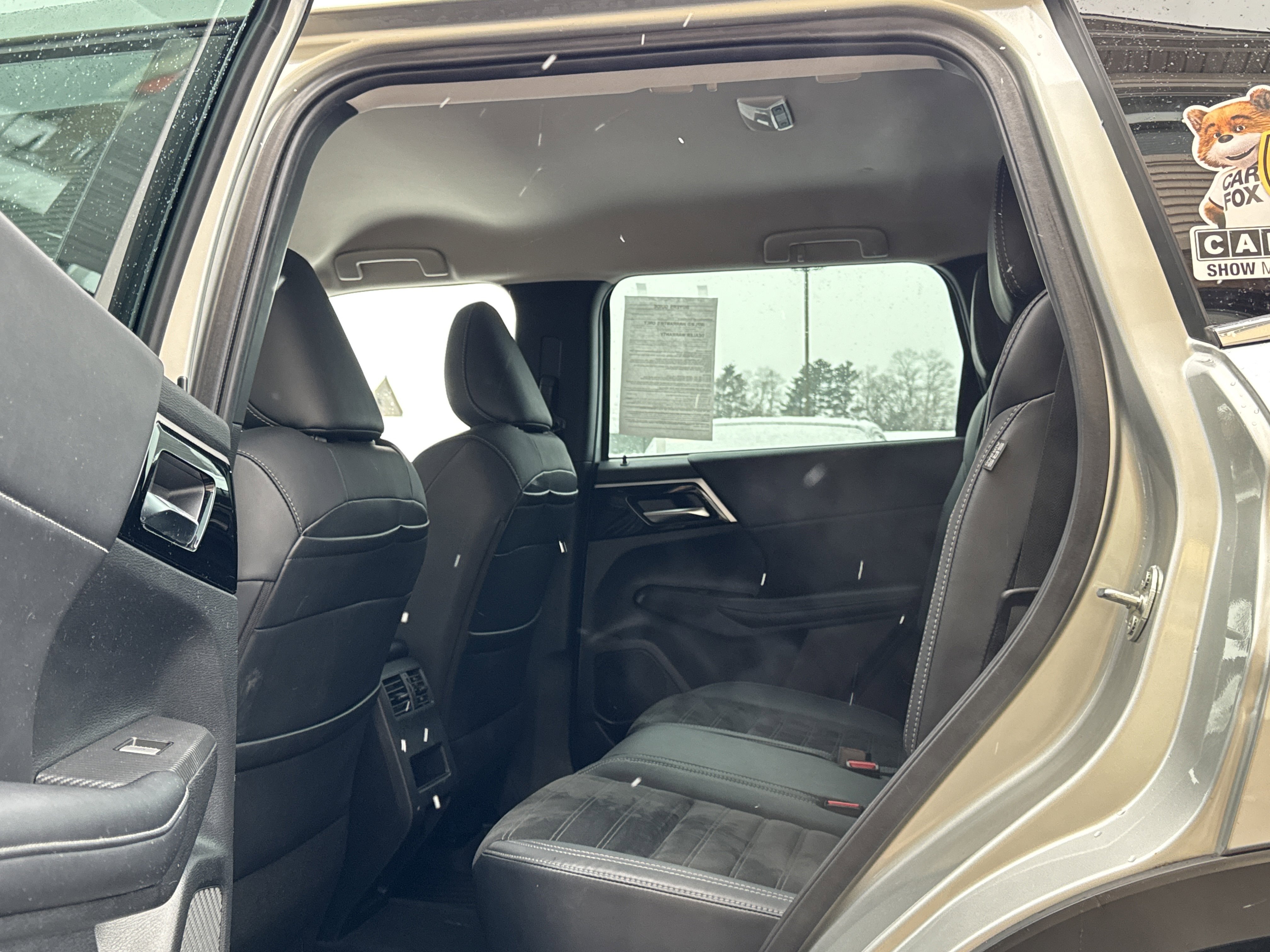 Used 2022 Mitsubishi Outlander SE image 10