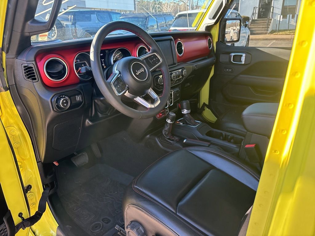 Used 2023 Jeep Gladiator Rubicon w/ Cold Weather Group image 16