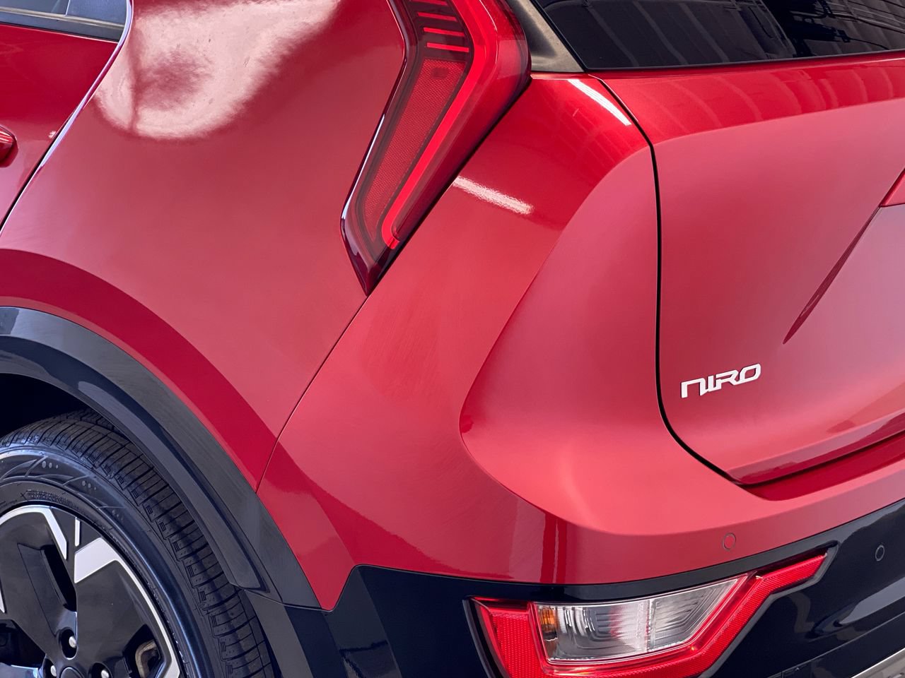 Certified 2023 Kia Niro Wind FWD image 9