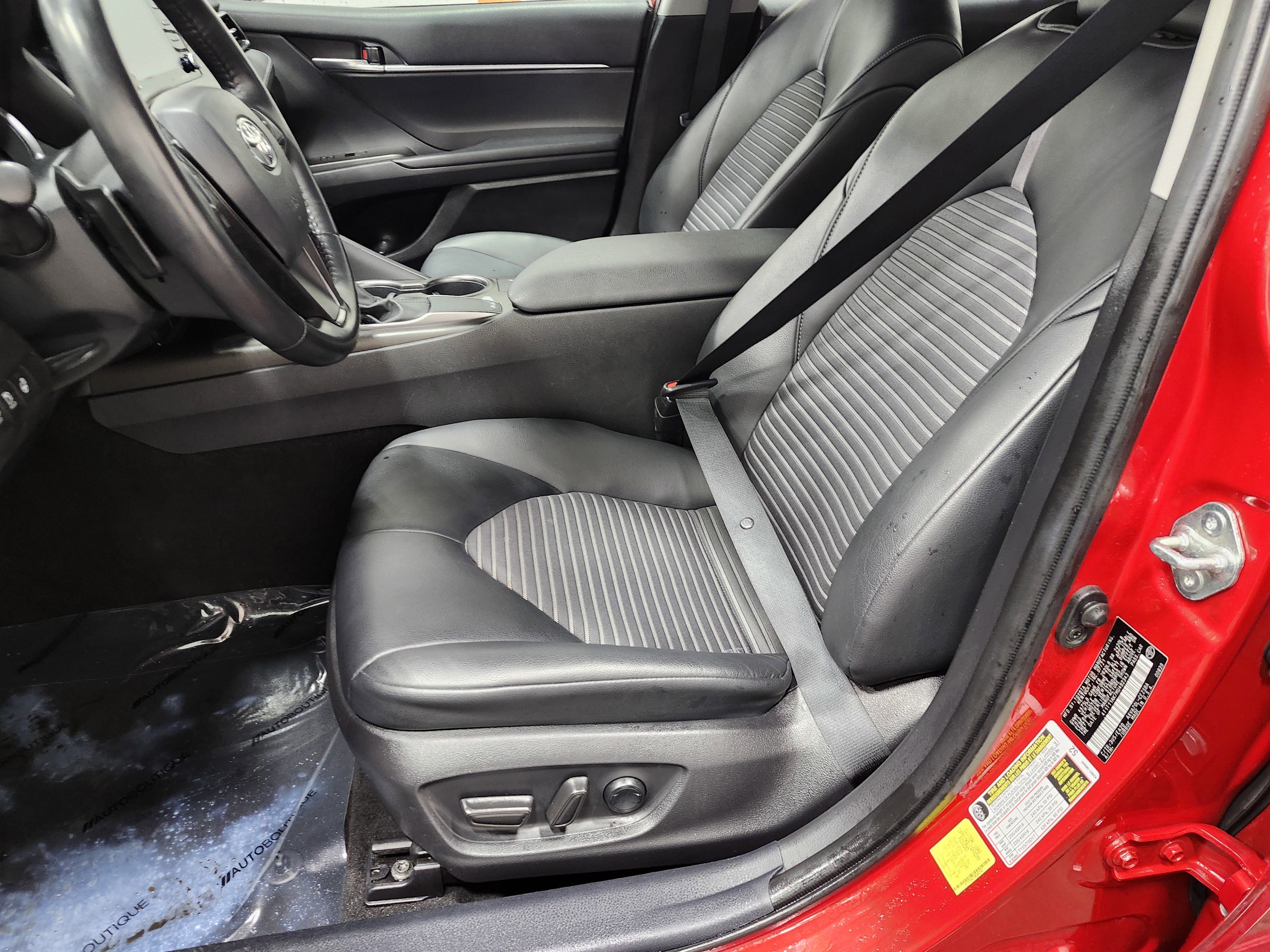 Used 2021 Toyota Camry SE image 16