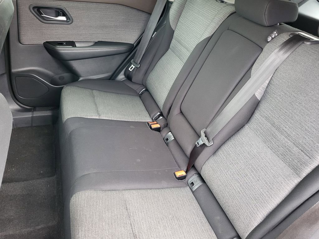 Used 2023 Nissan Rogue SV image 27