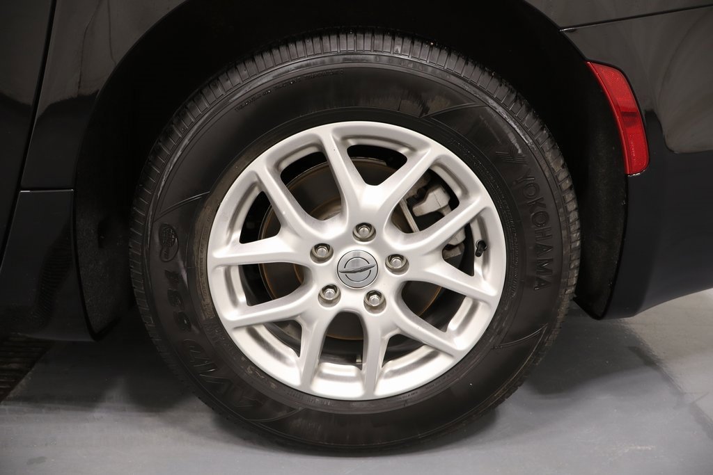 Used 2025 Chrysler Pacifica Select image 25