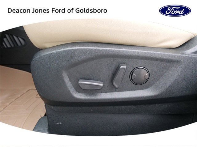 Used 2022 Ford Edge SEL w/ Convenience Package image 17