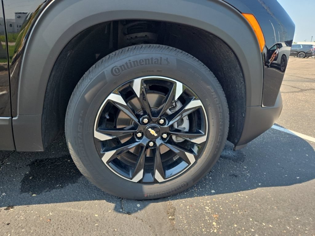 Used 2023 Chevrolet TrailBlazer LT w/ Convenience Package FWD image 16
