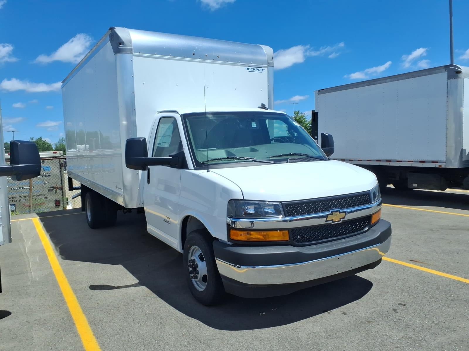 New 2026 Chevrolet Express 4500 w/ Power Convenience Package RWD image 3