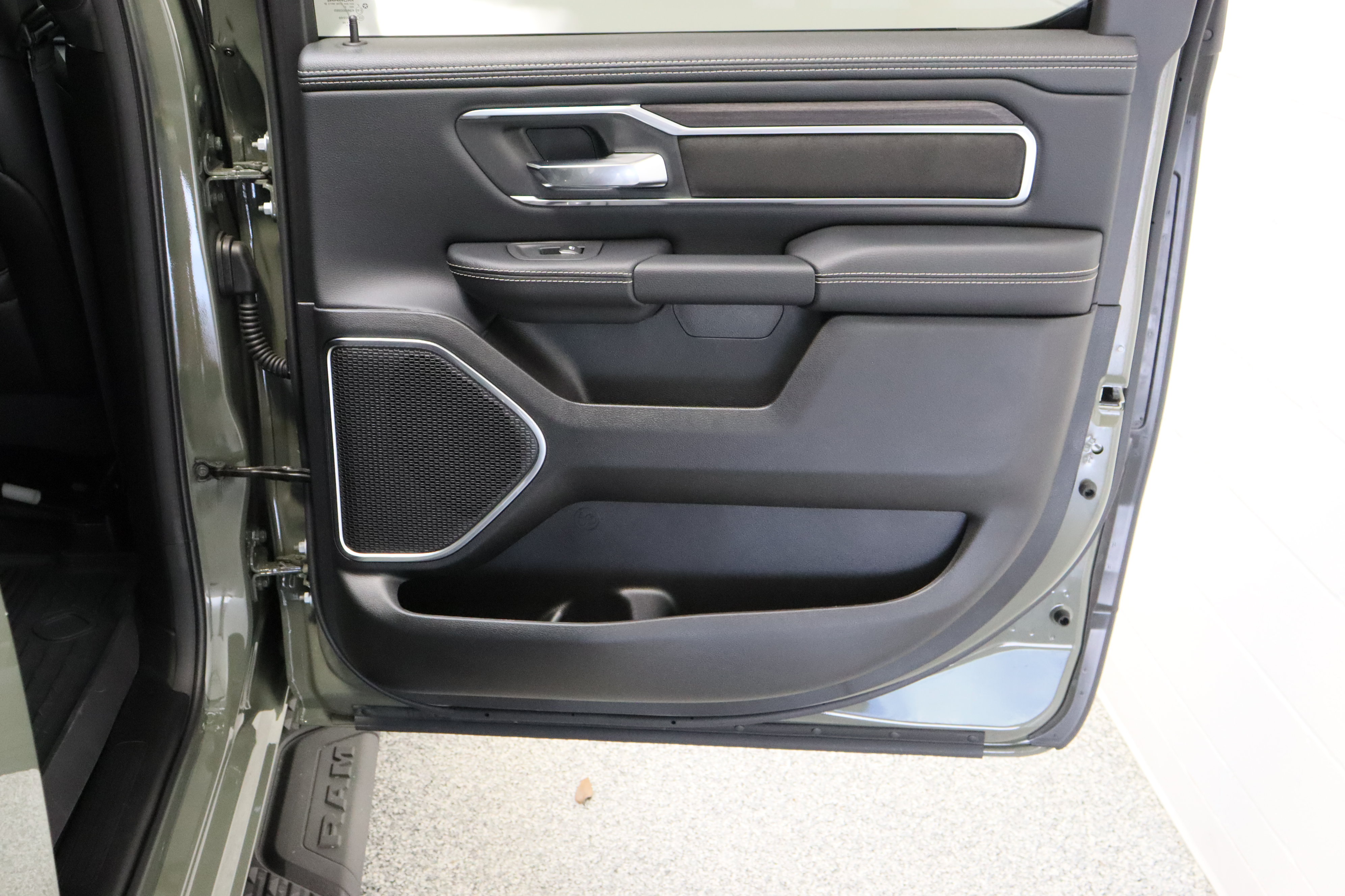 Used 2026 RAM 1500 Laramie w/ Night Edition RWD image 36