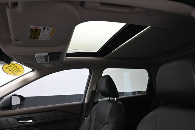 Used 2023 Nissan Rogue SL FWD image 45
