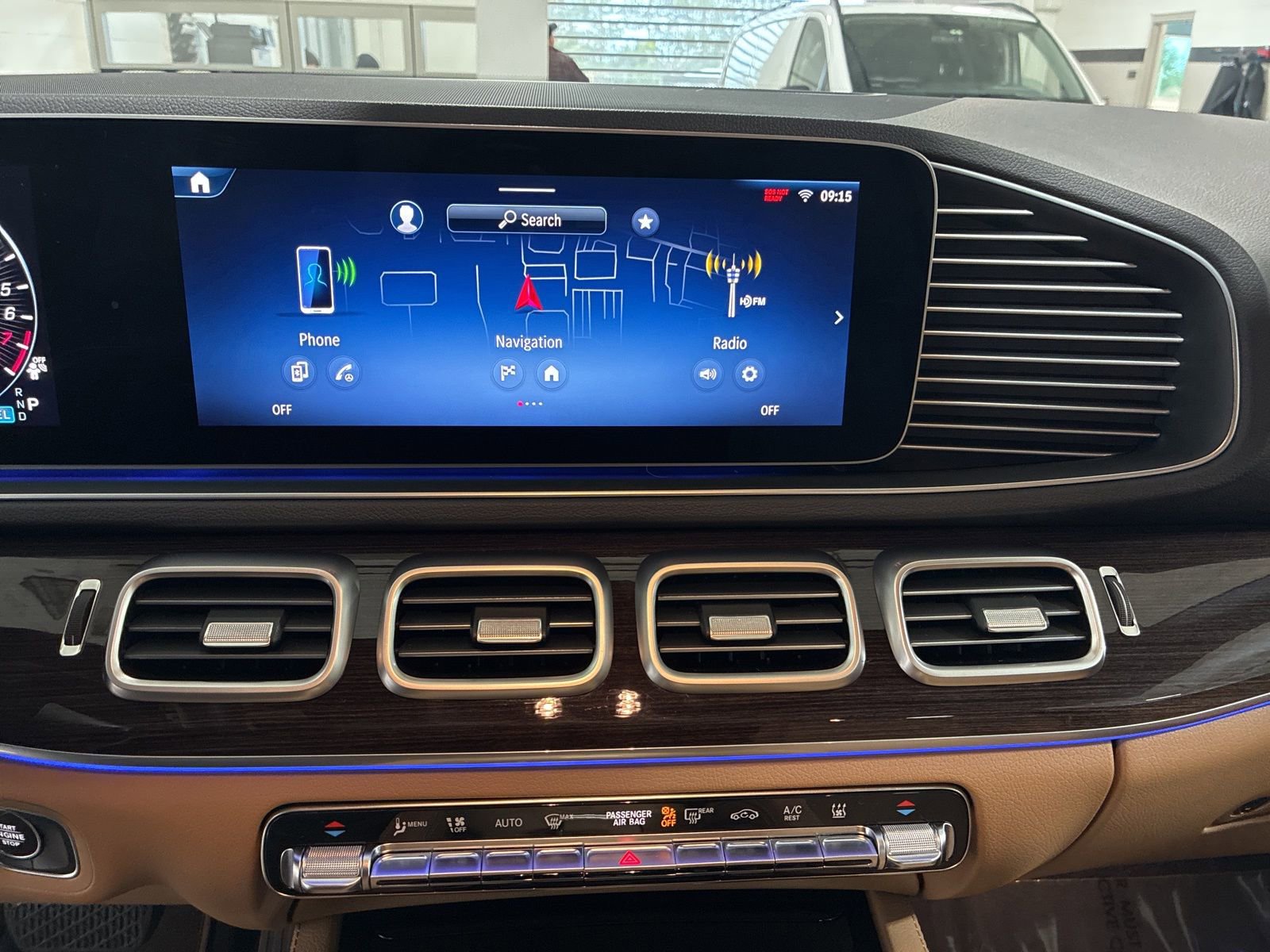 Used 2025 Mercedes-Benz GLE 450e 4MATIC image 16