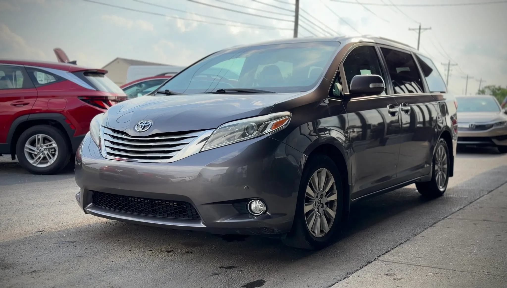 Used 2015 Toyota Sienna Limited AWD/4WD image 5