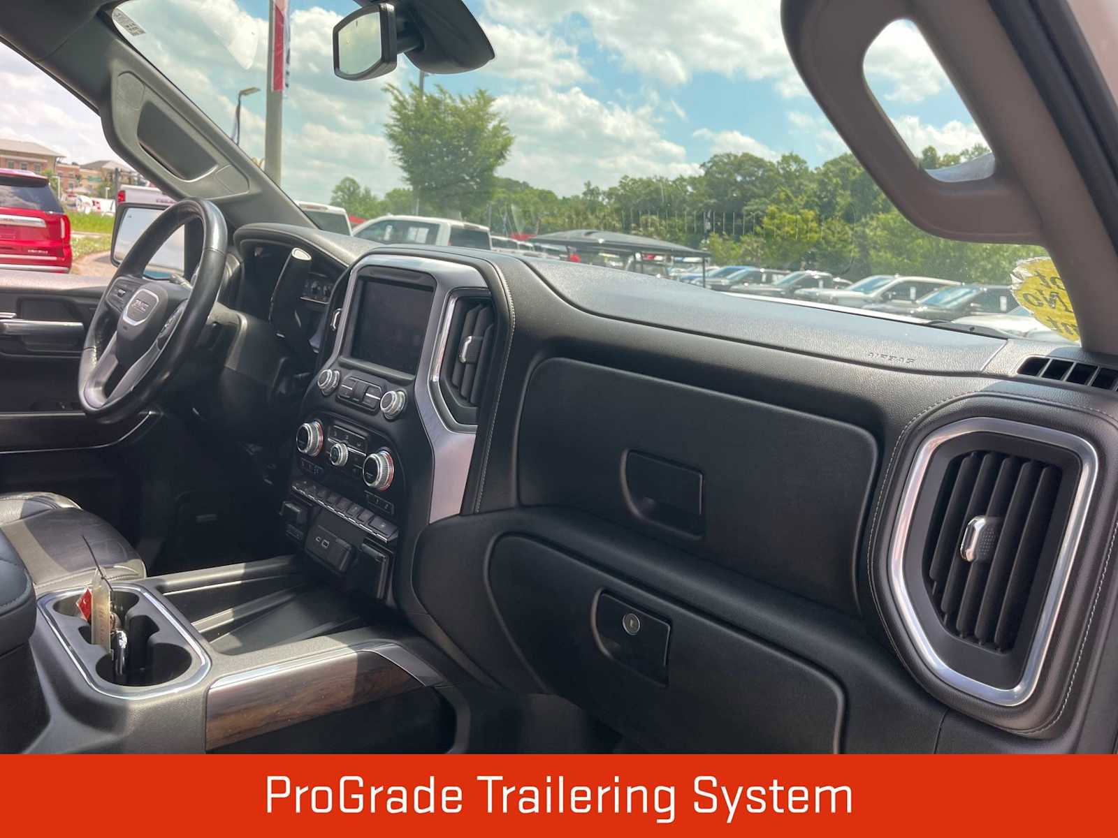 Used 2020 GMC Sierra 1500 SLT w/ SLT Premium Plus Package RWD image 28