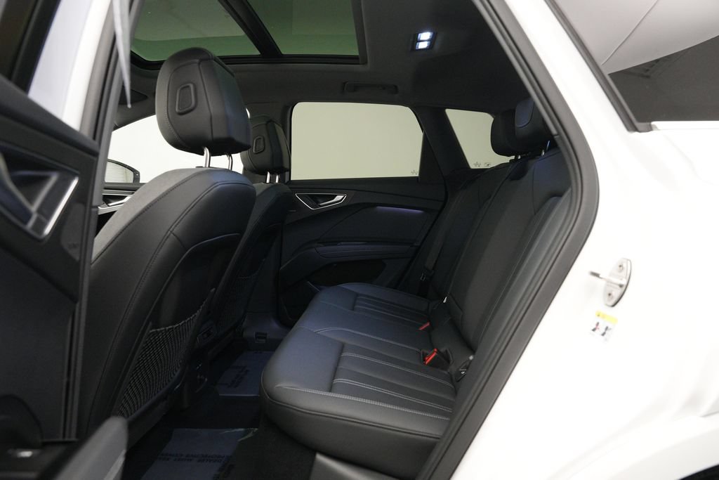 Used 2023 Audi Q4 e-tron Premium Plus w/ Premium Plus RWD image 7