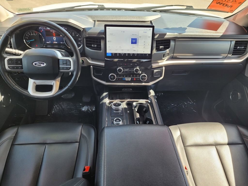 Used 2024 Ford Expedition XLT image 10