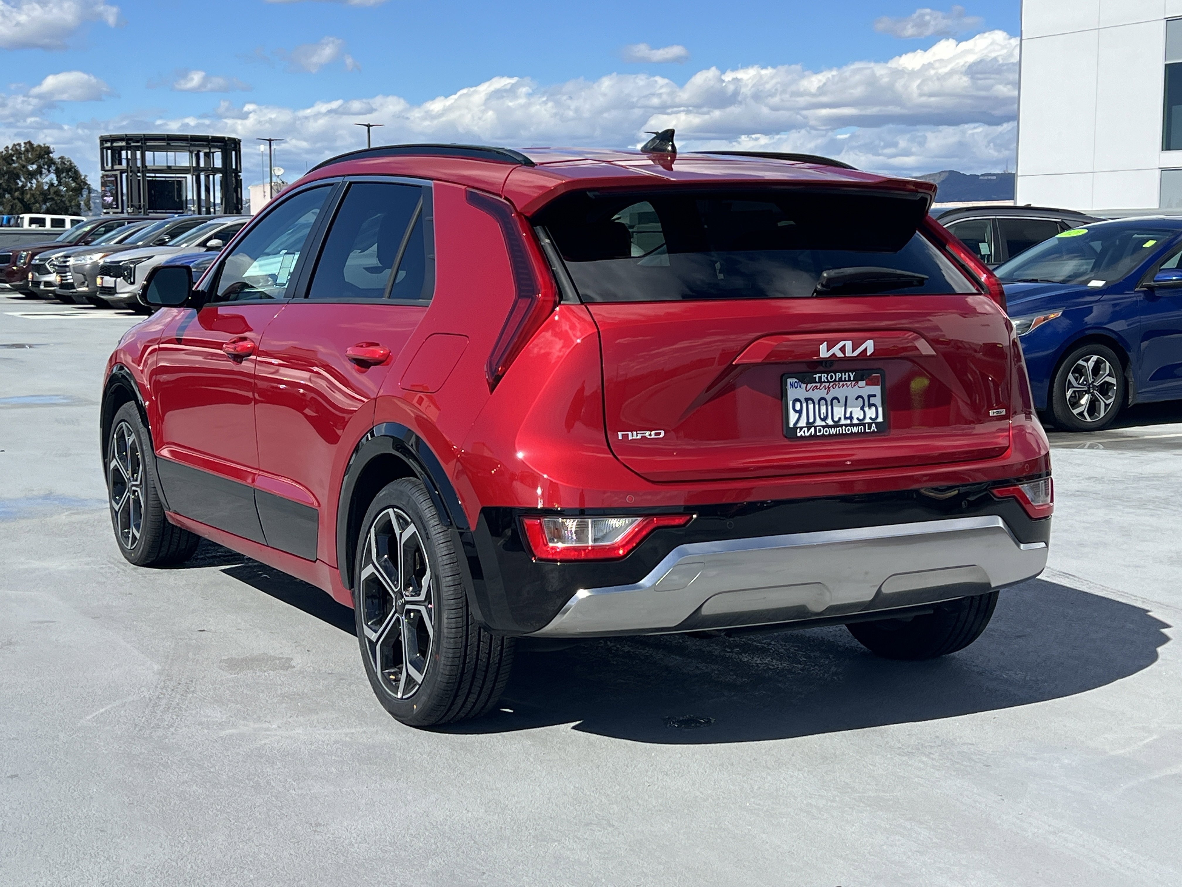 Certified 2023 Kia Niro EX Touring image 4