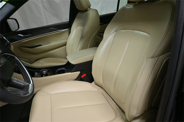 Used 2023 Jeep Grand Cherokee 4WD 4xe image 11