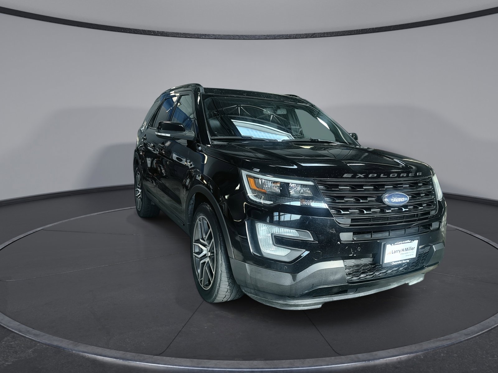 Used 2017 Ford Explorer Sport AWD/4WD image 3