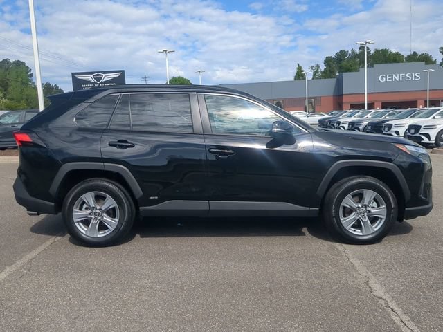 Used 2025 Toyota RAV4 XLE AWD/4WD image 3
