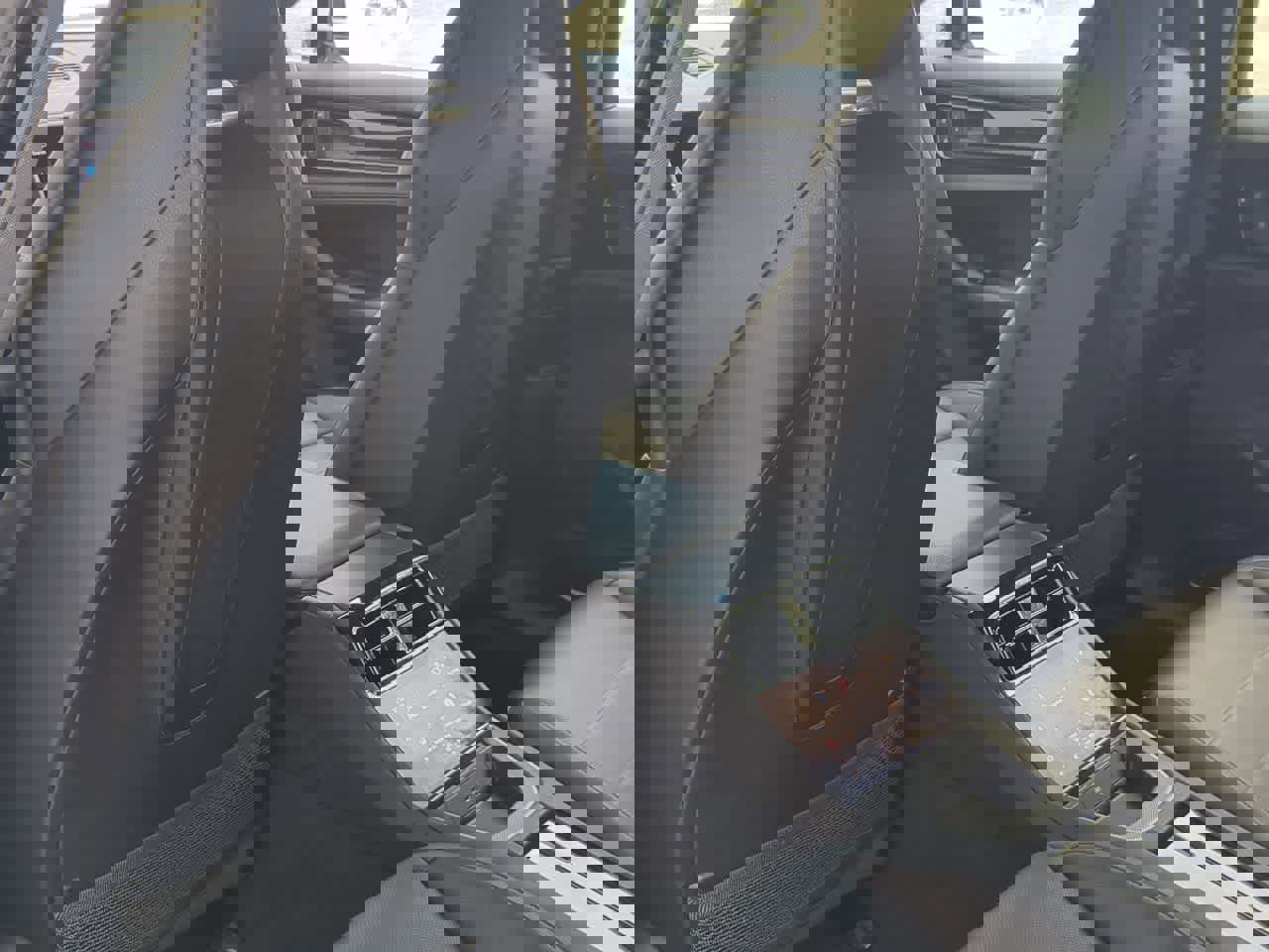 Used 2025 Porsche Panamera image 19