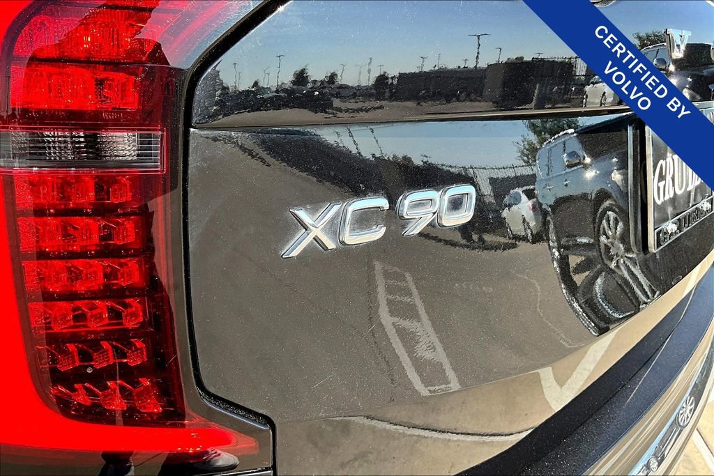 Certified 2025 Volvo XC90 B6 Plus image 42