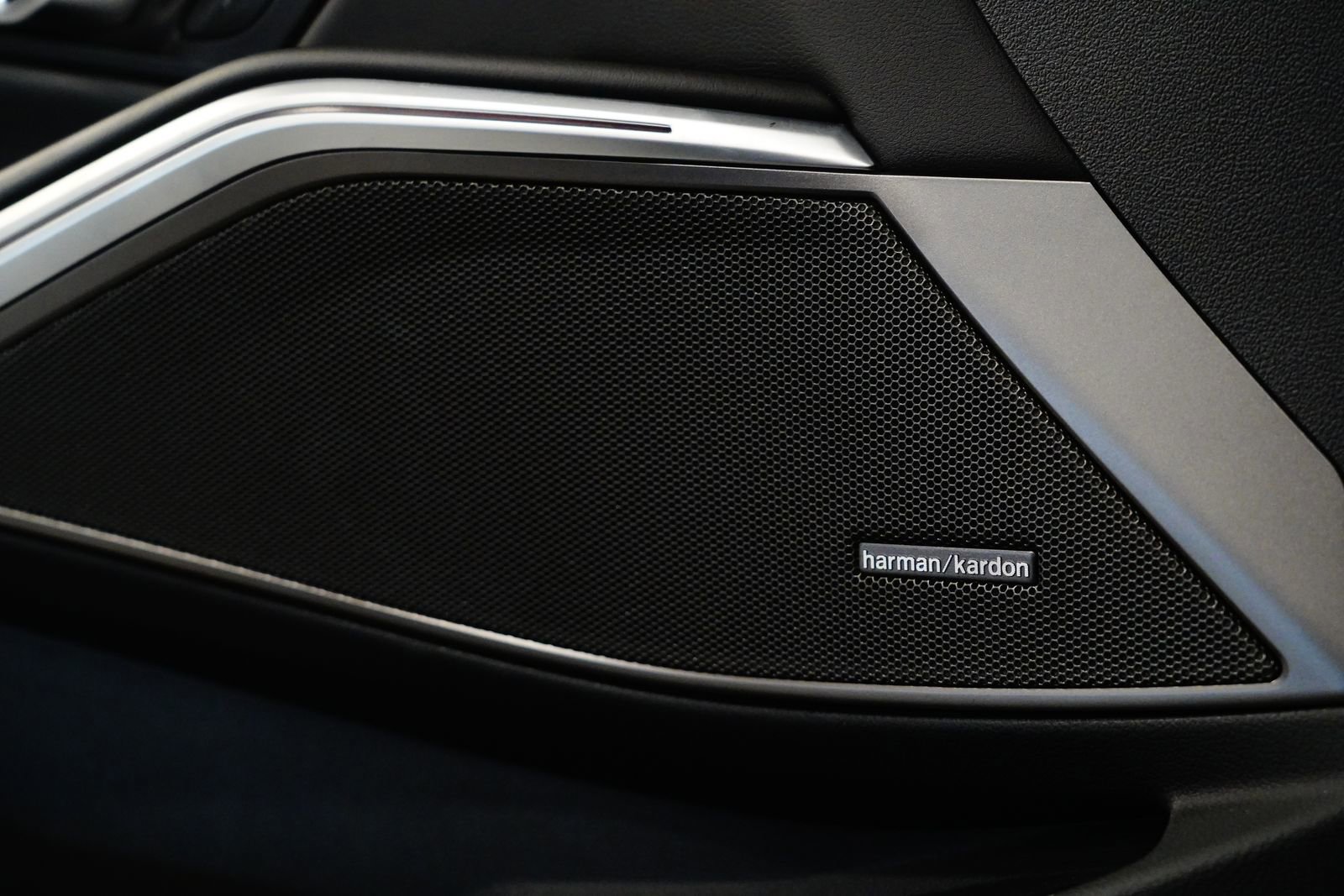 Used 2023 BMW M3 Competition w/ M Carbon Exterior Package image 28