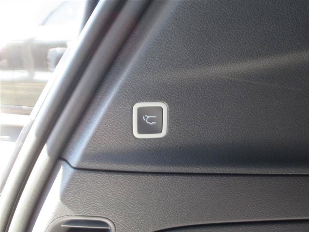 New 2026 Chrysler Voyager LX FWD image 32