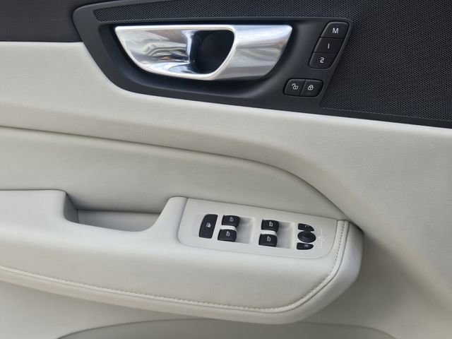 Used 2024 Volvo XC60 B5 Core image 31