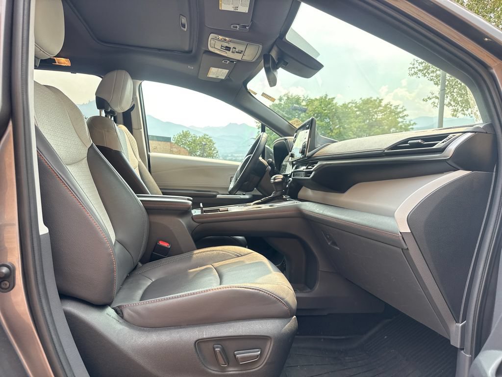 Used 2022 Toyota Sienna XSE w/ XSE Plus Package FWD image 29