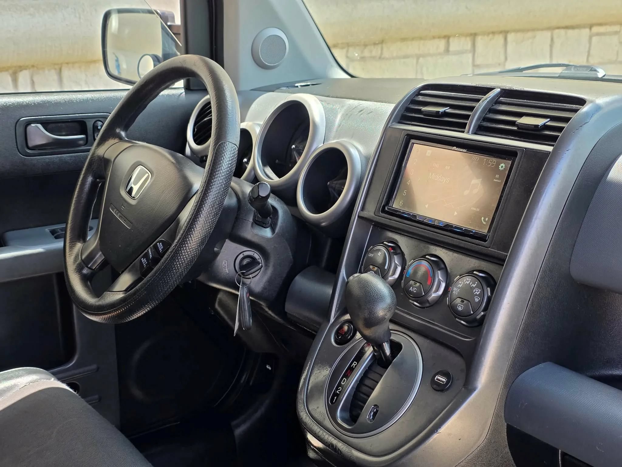 Used 2005 Honda Element EX image 16