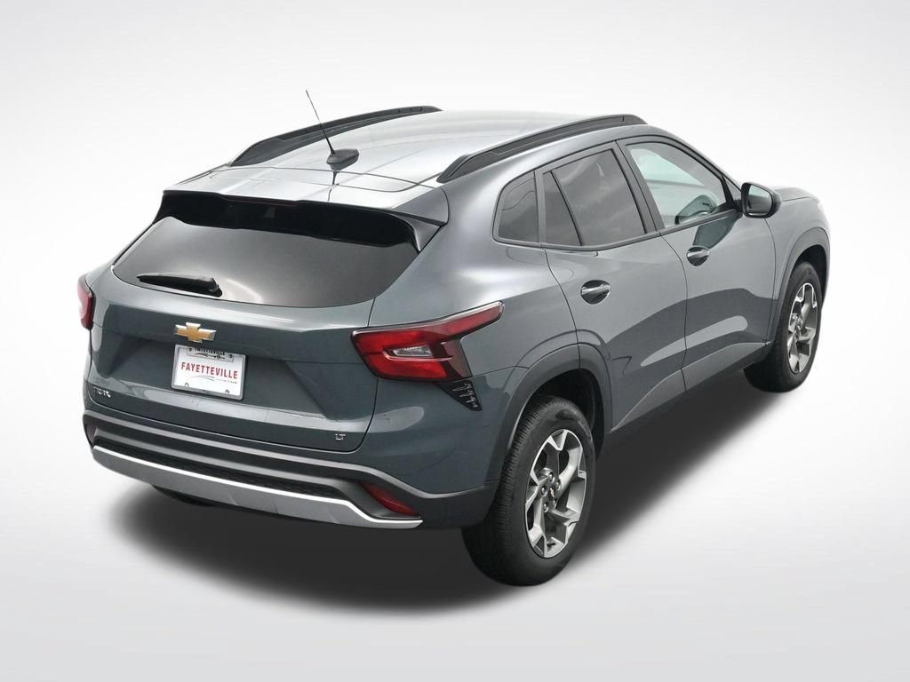 Used 2025 Chevrolet Trax LT FWD image 24